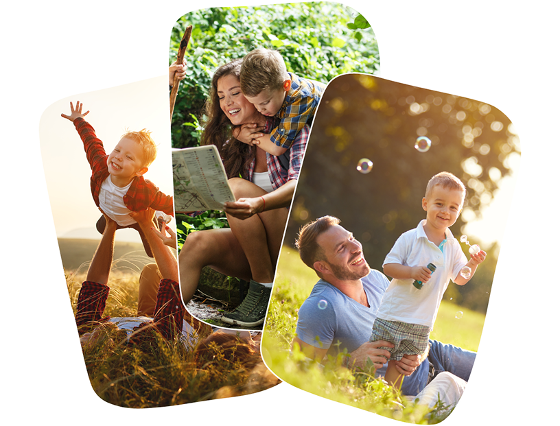 Drei Bilder mit unterschiedlichen Motiven. 1. Motiv: ein Mann liegt im Gras und hebt einen Jungen in die Luft. Sie spielen Flugzeug. 2. Motiv: eine Frau wird von hinten von einem Jungen umarmt. Gemeinsam sind sie im Garten und halten eine Broschüre in der Hand. 3. Motiv: ein Mann liegt im Gras. Vor im steht ein Junge und pustet Seifenblasen